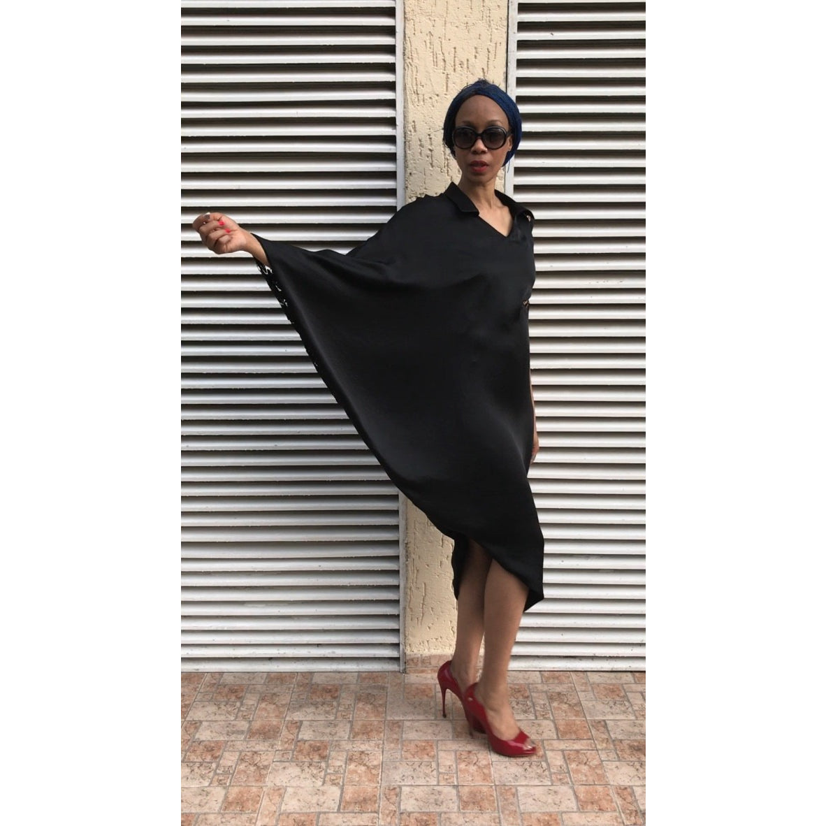 BLACK SARI KAFTAN DRESS, WITH LACE DETAIL